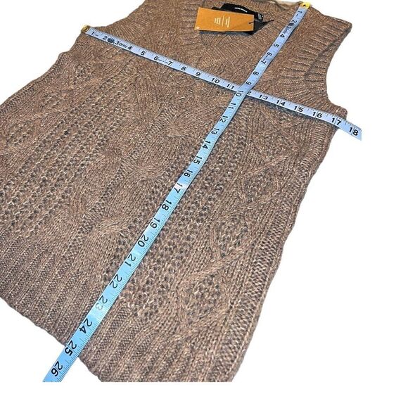 Vero Moda Brielle Cable Kint Sweater Vest in Fossil - Picture 6 of 11